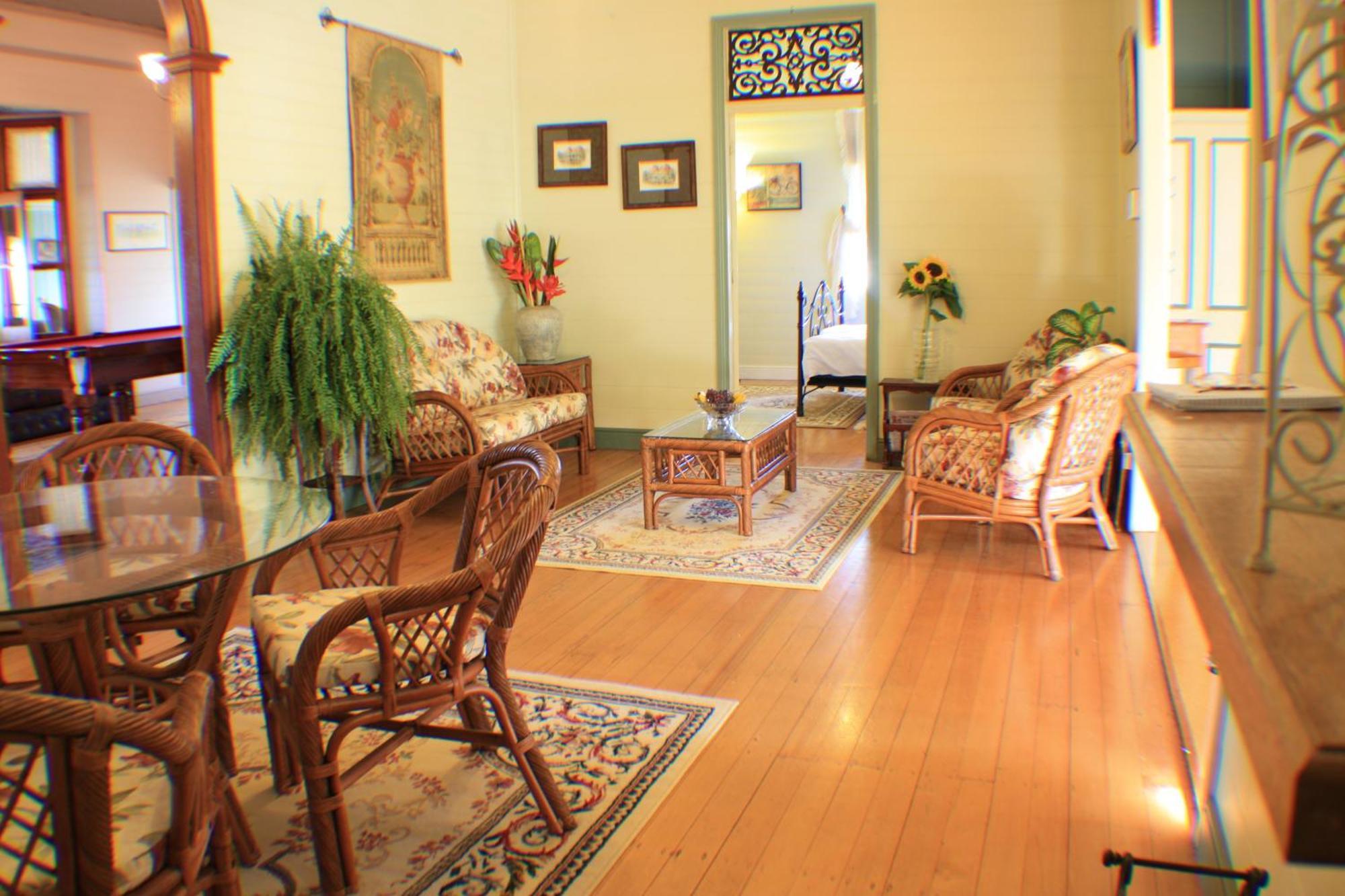 טאונסביל Classique Bed & Breakfast מראה חיצוני תמונה
